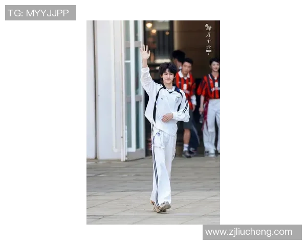 张真源运动会篮球服展现青春活力与团队精神的完美结合